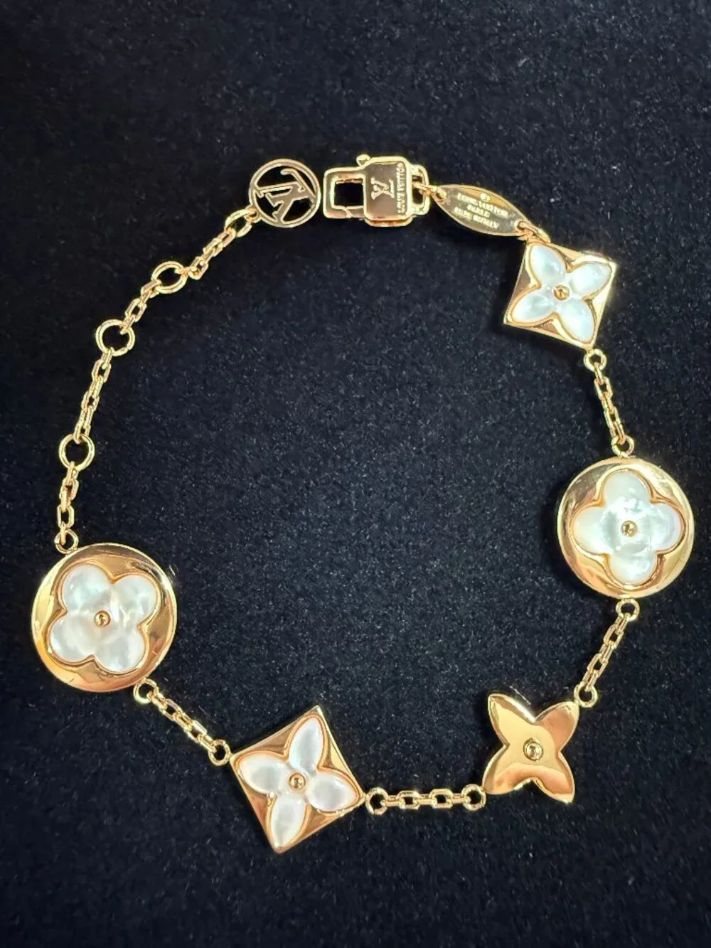 Louis Vuitton Color Blossom Bracelet, Pink Gold Tone, White Mother-of-Pearl